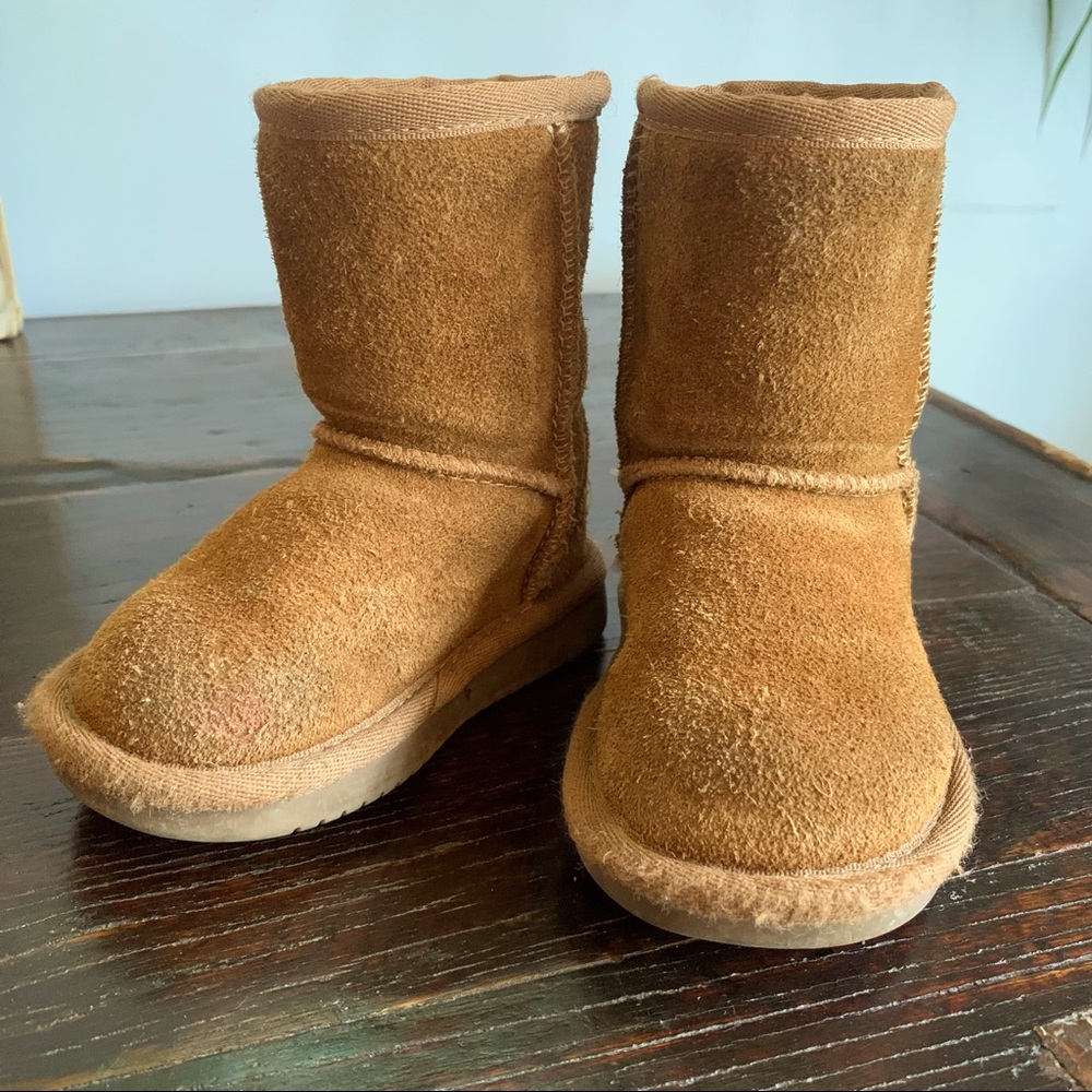 UGG boots size 5 toddler